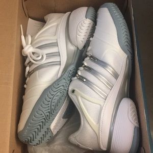 Adidas Women's Barricade V Classic W Tennis Shoe